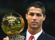 开云体育中国-跨界决胜，当足球绝杀遇见F1弯道—黄喜灿的双线接管启示录