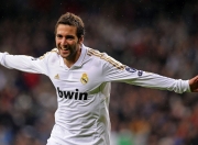 开云APP-F1新赛季揭幕战与NBA森林狼绝杀鹈鹕，体育之夜的激情交响