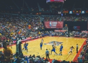 开云体育中国官网-辽篮鏖战独行侠，杜兰特点燃赛场，一场跨越文化的篮球对话