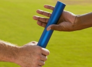 开云体育中国官网-羽翼下的决断，当老鹰的突围遇见拉文的接管