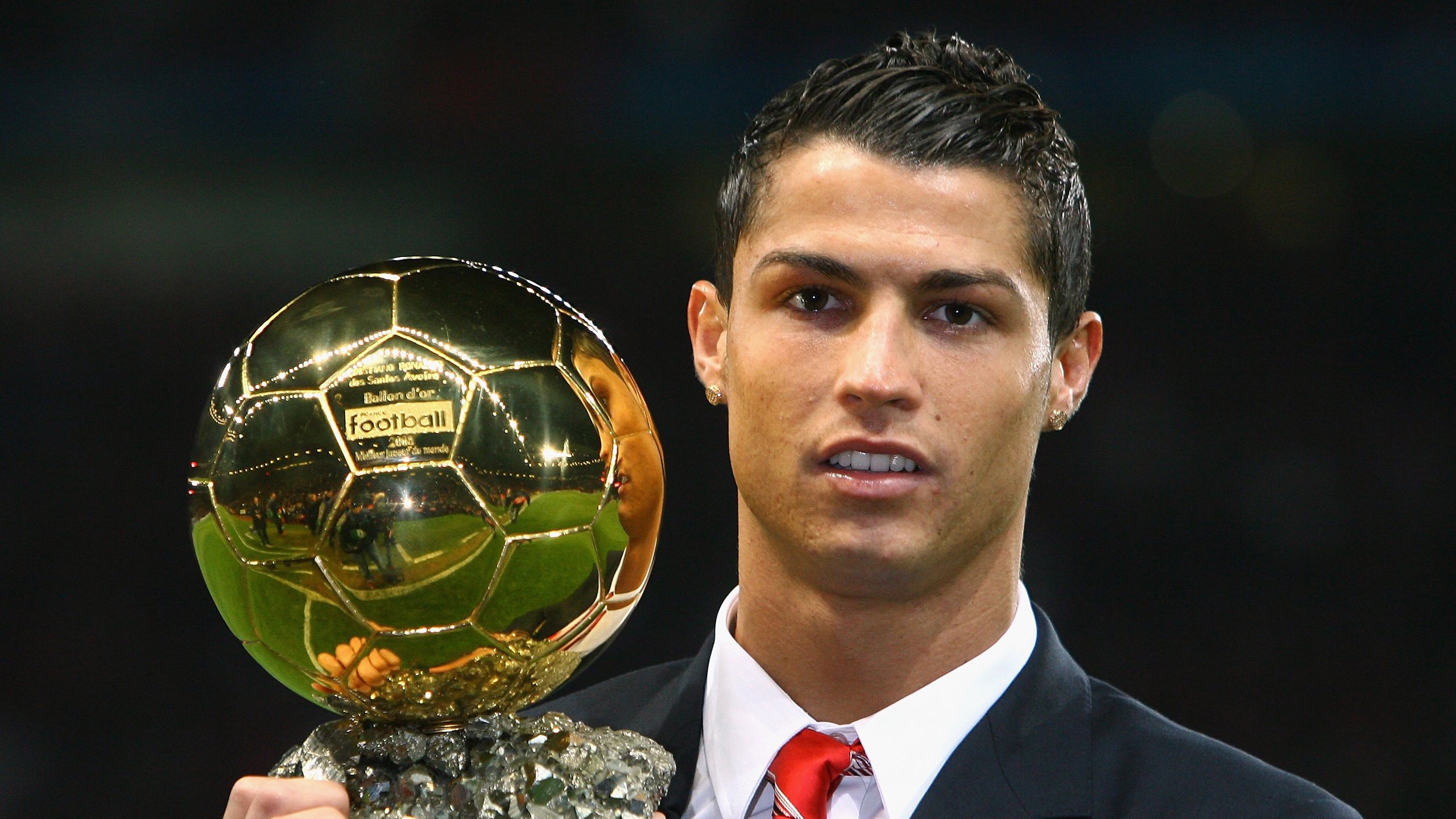 跨界决胜,当足球绝杀遇见F1弯道—黄喜灿的双线接管启示录