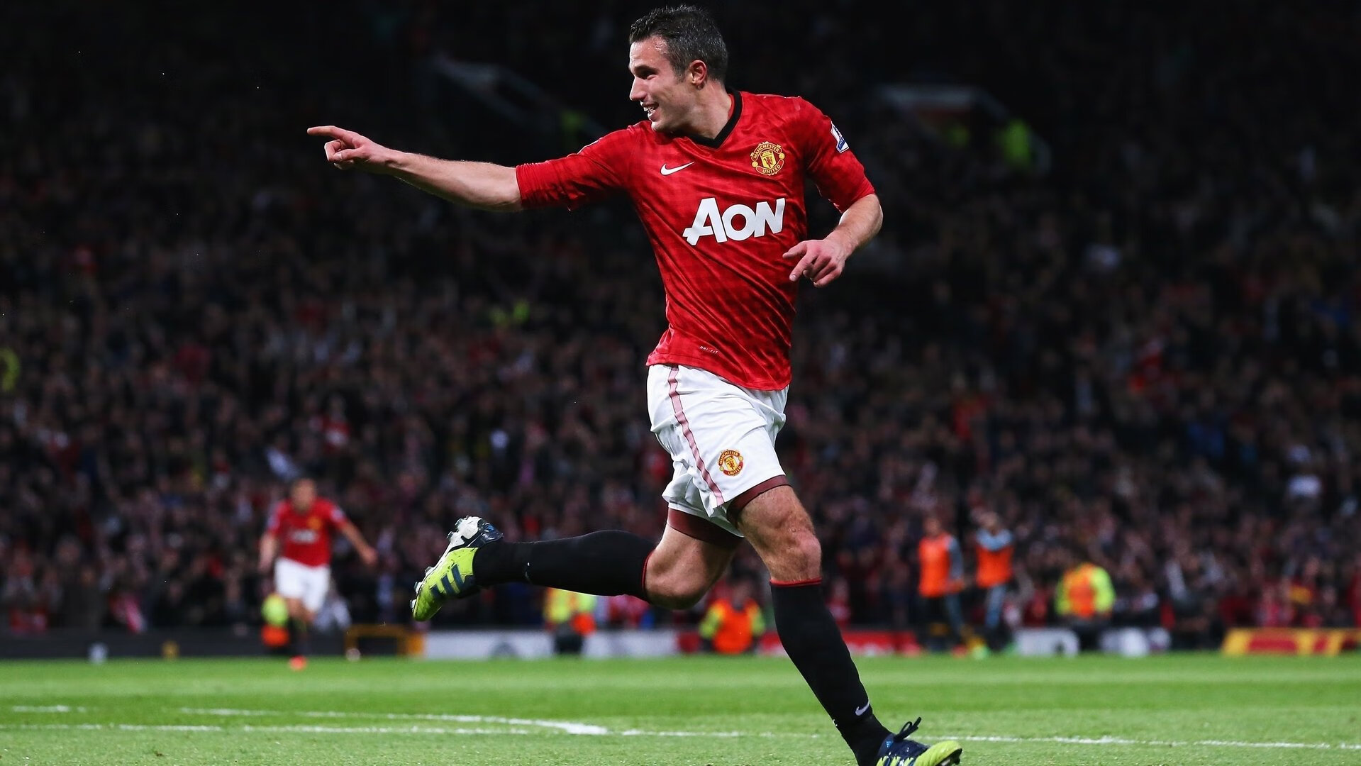 橙衣风暴下的破茧时刻，李刚仁在荷葡大战压力中完成巨星蜕变