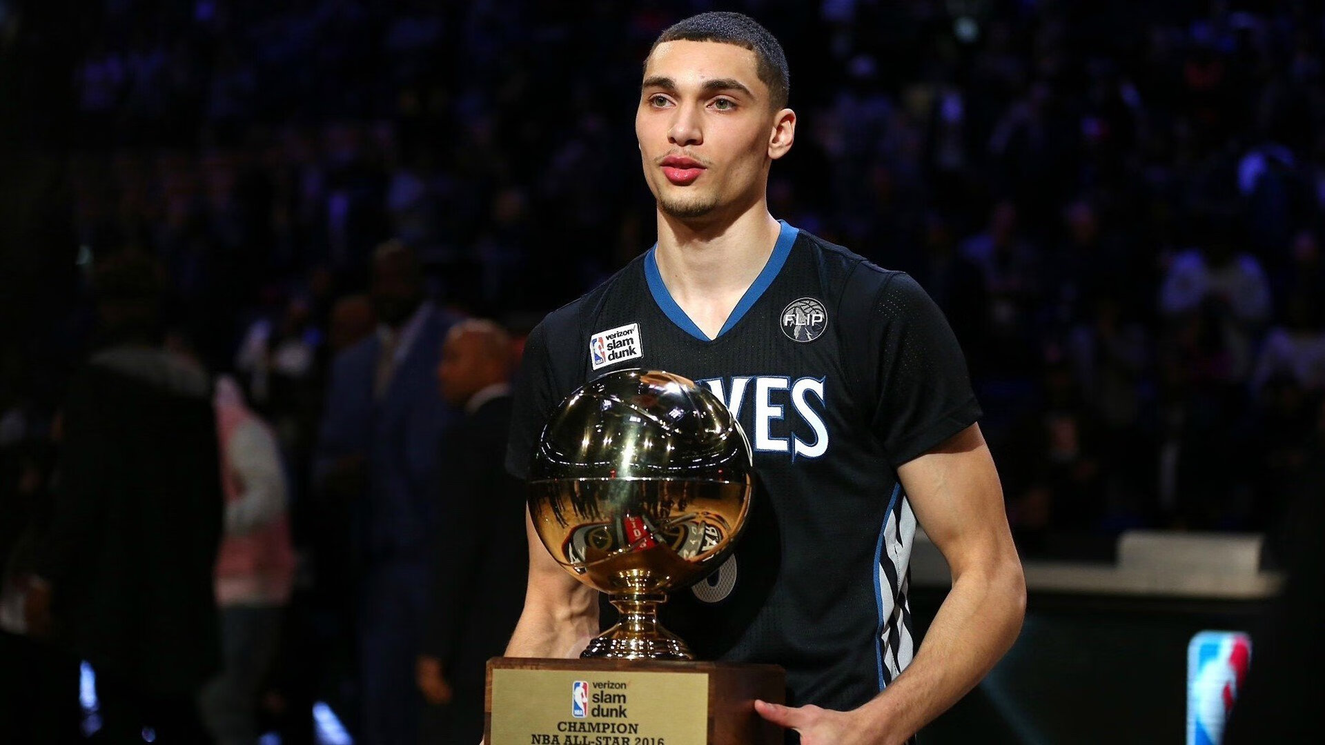 多维度的接管,从富安健洋的F1首秀到委内瑞拉的地缘博弈