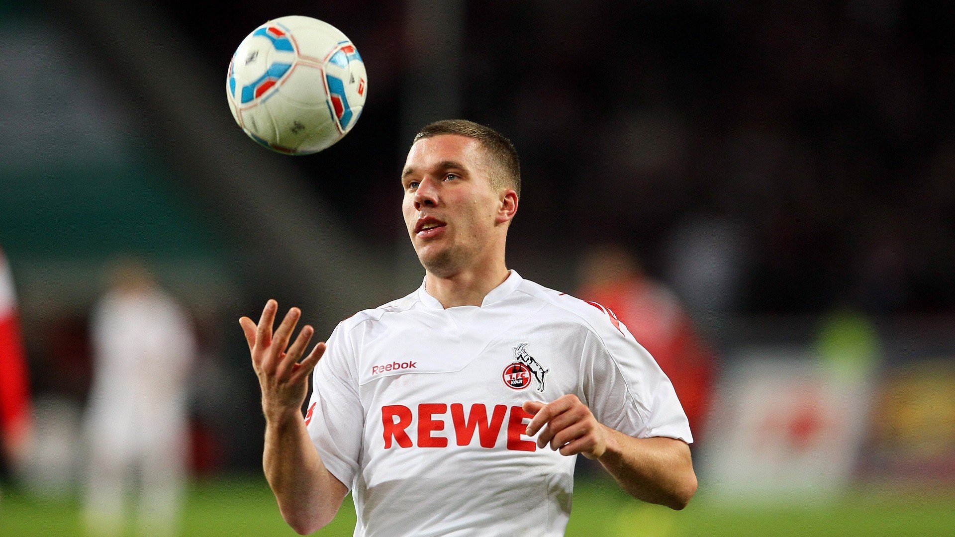 东决关键战之夜,乔治关键节点连续得分,铸就传奇时刻